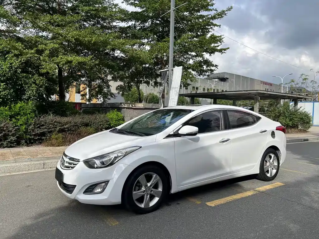 Hyundai Elantra 2013