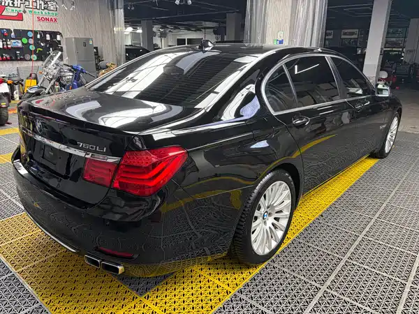 BMW 7 Series 2010