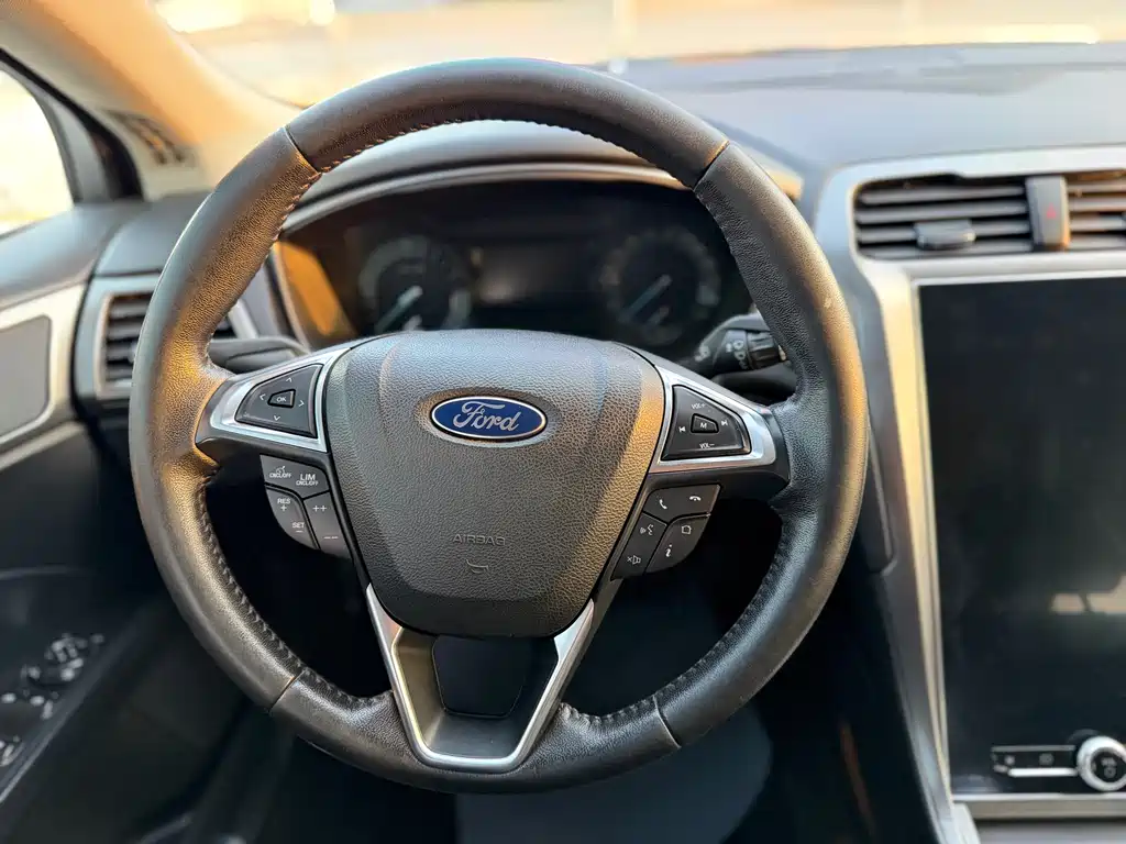 Ford Mondeo 2020 — фото 11