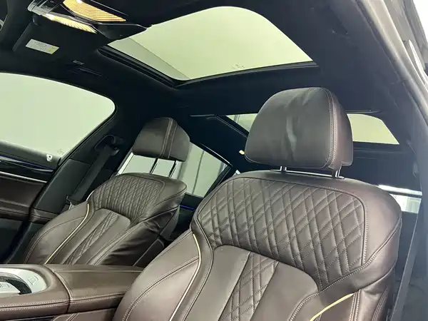 BMW 7 Series 2021