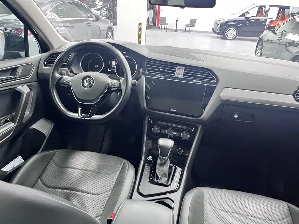 Volkswagen Tiguan L 2020 — фото 12