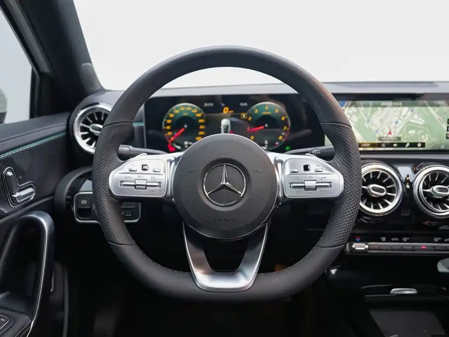 Mercedes-Benz A-Class 2020 — фото 12