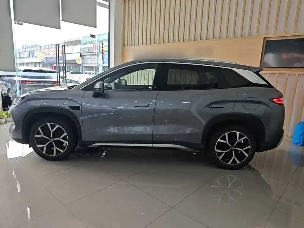 BYD Song L DM-i 2025 — фото 5