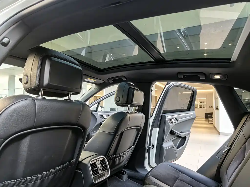 Porsche Macan 2018 — фото 11