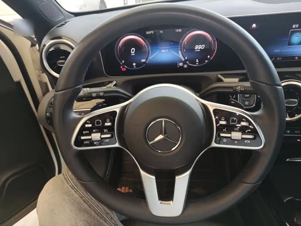 Mercedes-Benz A-Class 2020 — фото 11