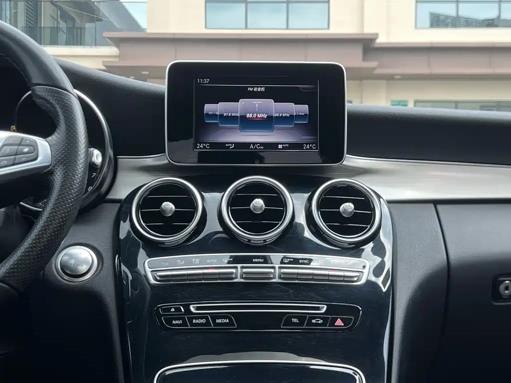 Mercedes-Benz C-Class 2018 — фото 30