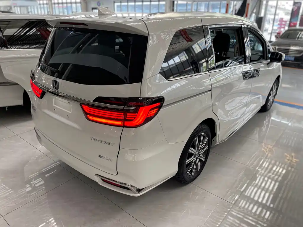 Honda Odyssey 2024 — фото 15