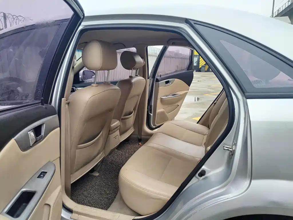 Buick Excelle 2014 — фото 15