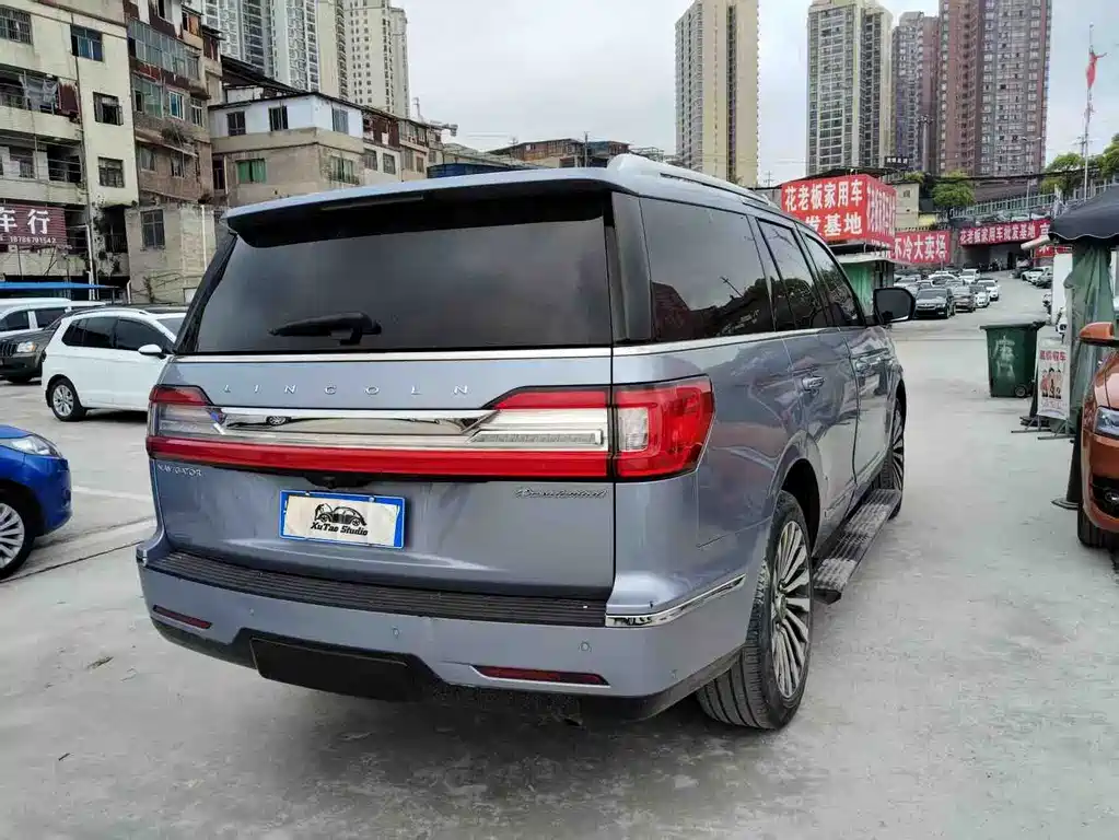 Lincoln Navigator 2019 — фото 10