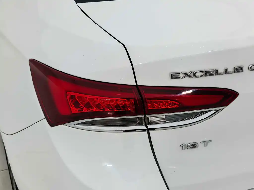 Buick Excelle 2019 — фото 17