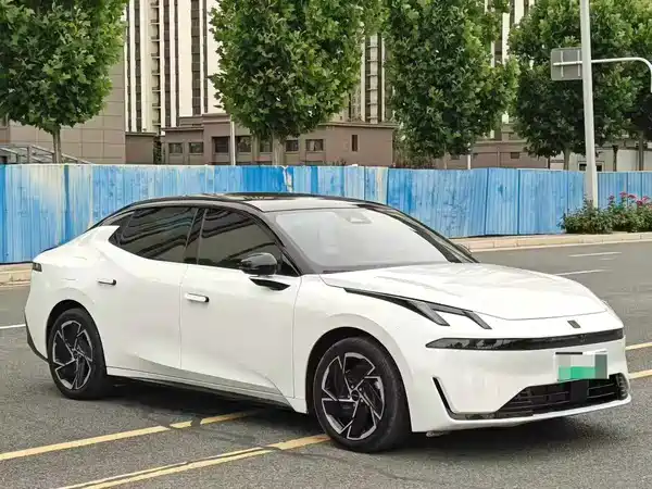 Lynk & Co 07 EM-P 2024