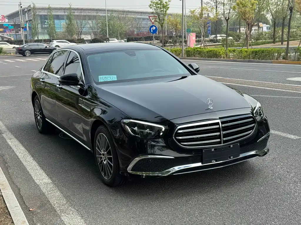 Mercedes-Benz E-Class 2021 — фото 24