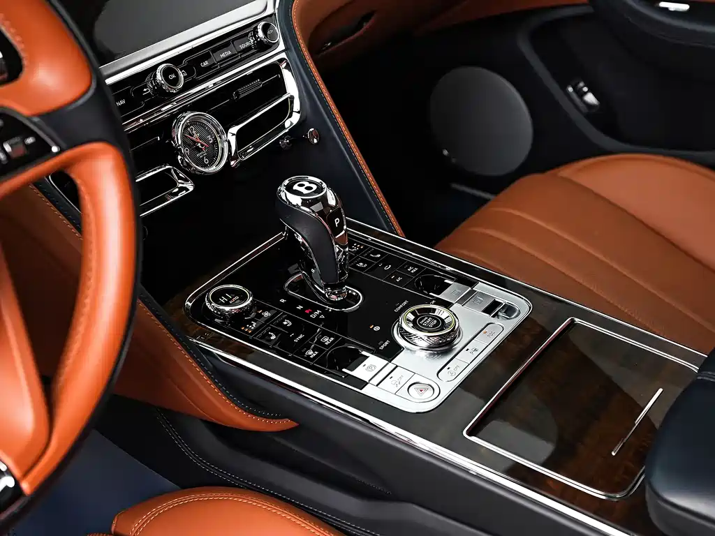 Bentley Flying Spur 2020 — фото 17
