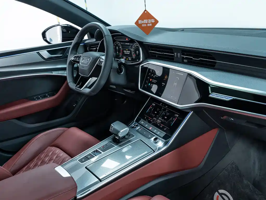 Audi A7L 2024 — фото 18