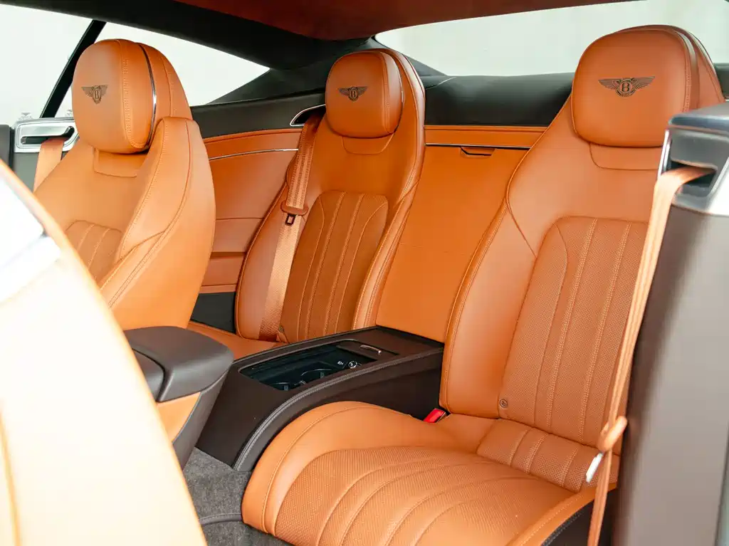 Bentley Continental 2020 — фото 17