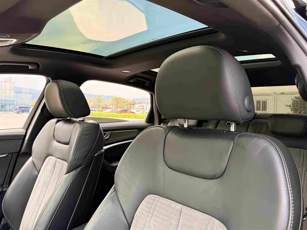 Audi A6L New Energy 2021 — фото 23