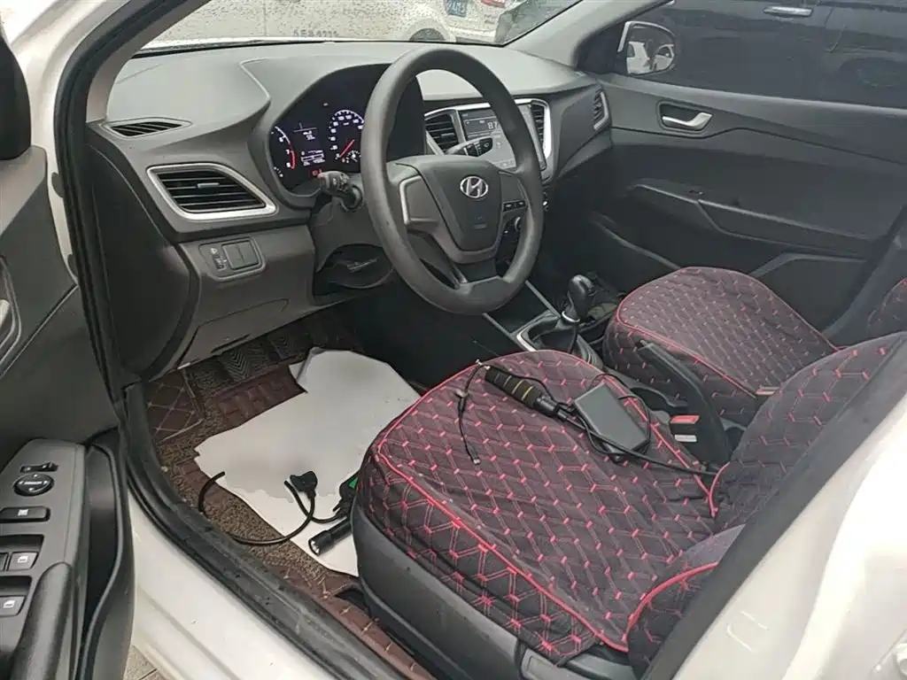 Hyundai Verna 2017 — фото 16