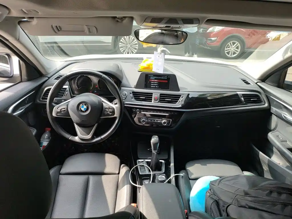 BMW 1 Series 2018 — фото 13
