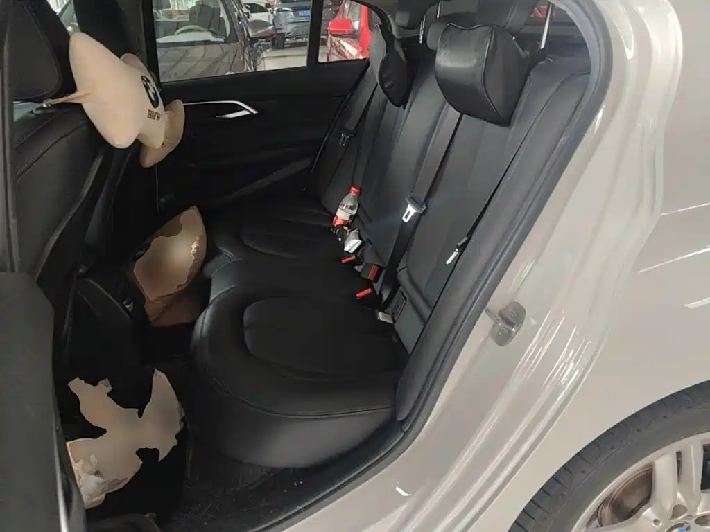 BMW 1 Series 2019 — фото 17