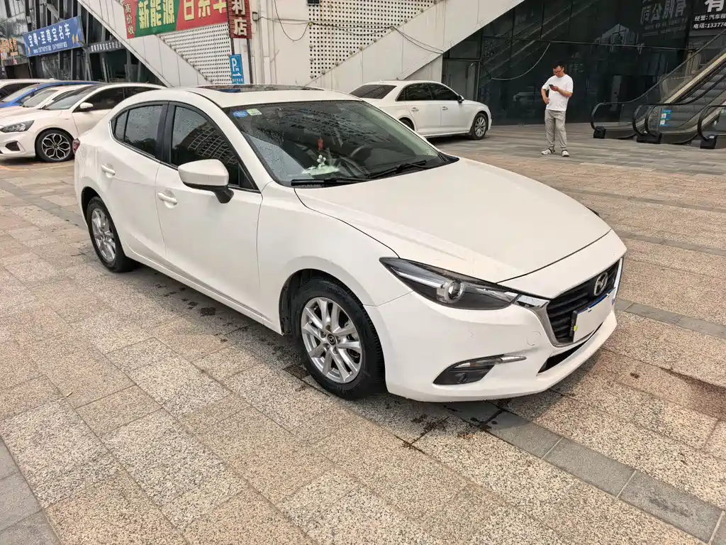 Mazda 3 Axela 2018 — фото 3