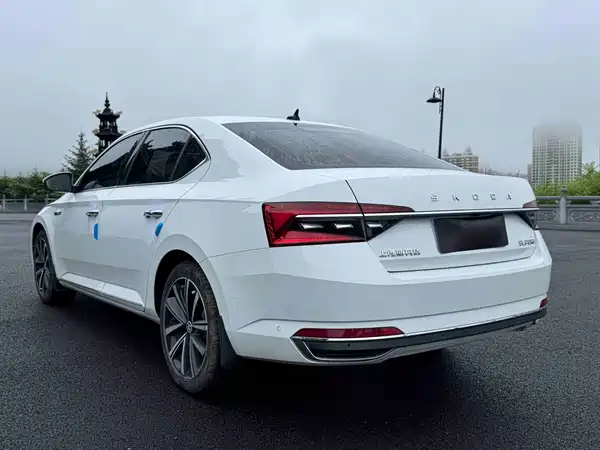 Skoda Superb 2023