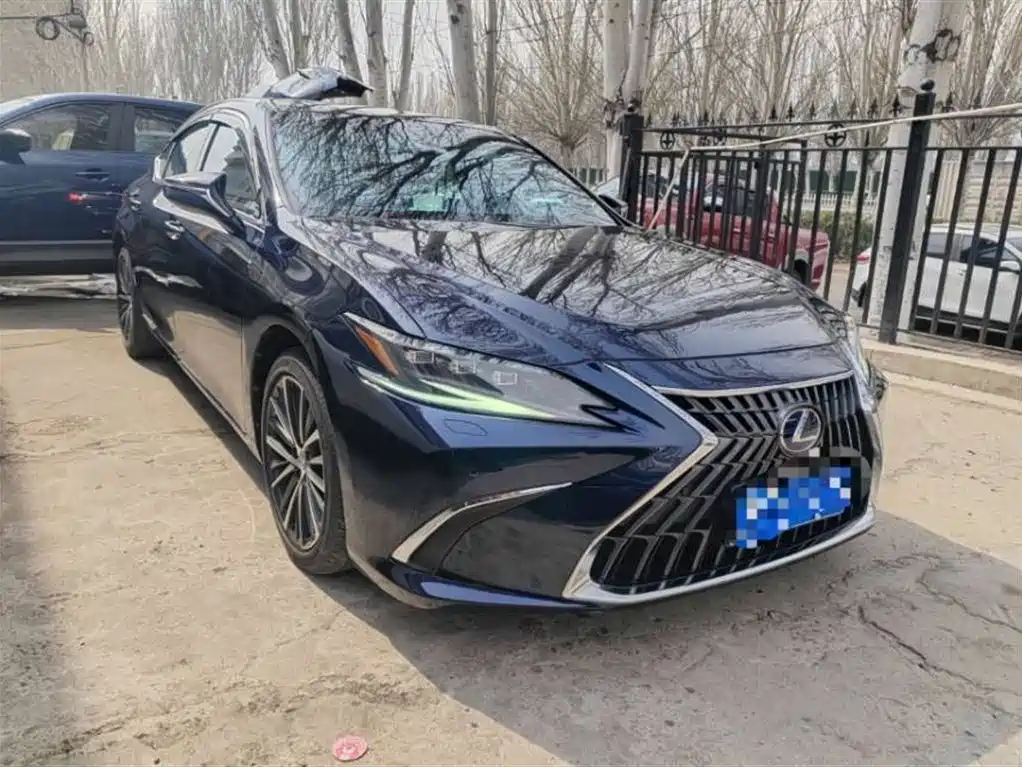 Lexus ES 2021