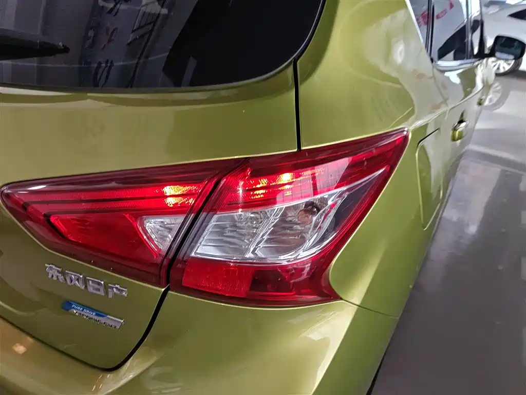 Nissan Tiida 2017 — фото 24