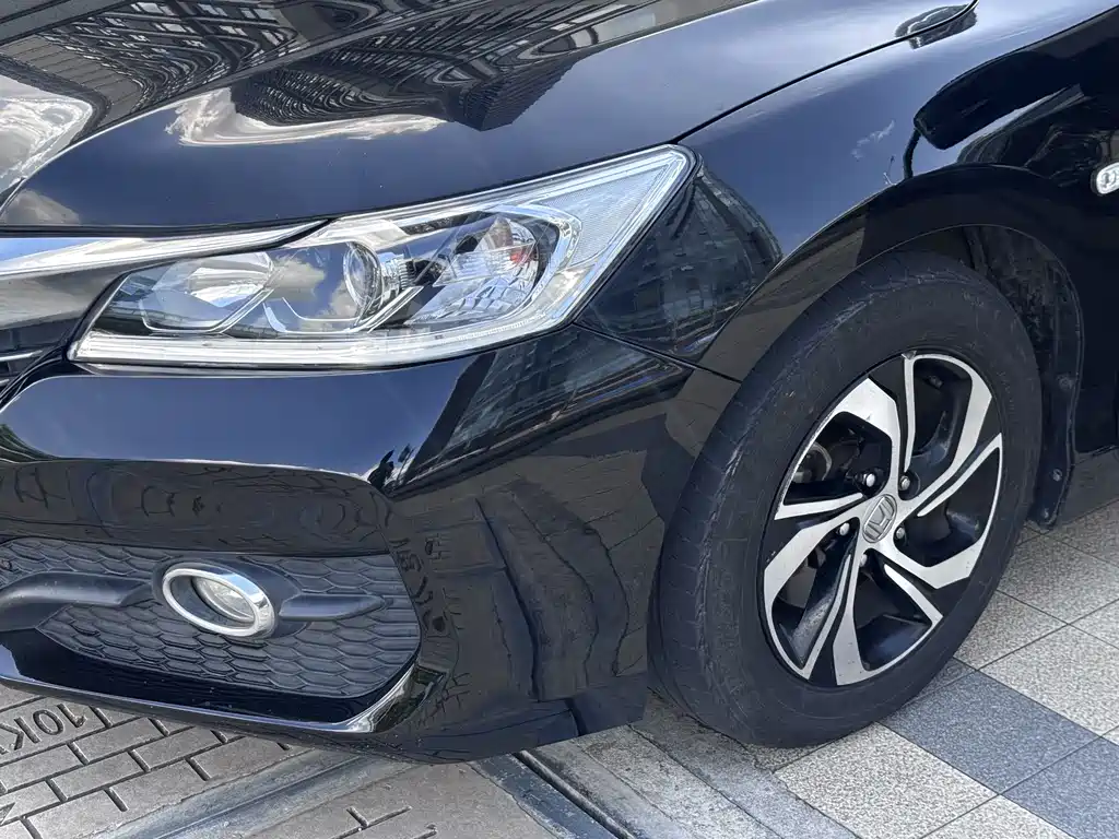 Honda Accord 2018 — фото 25