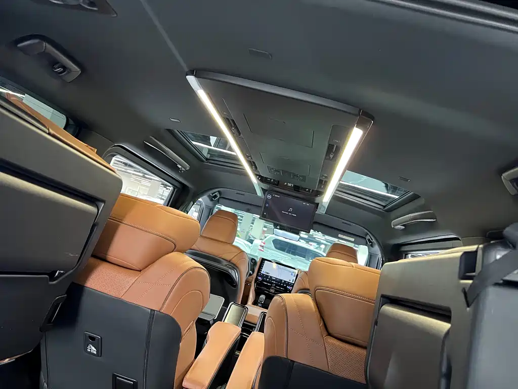 Toyota Alphard 2024 — фото 9