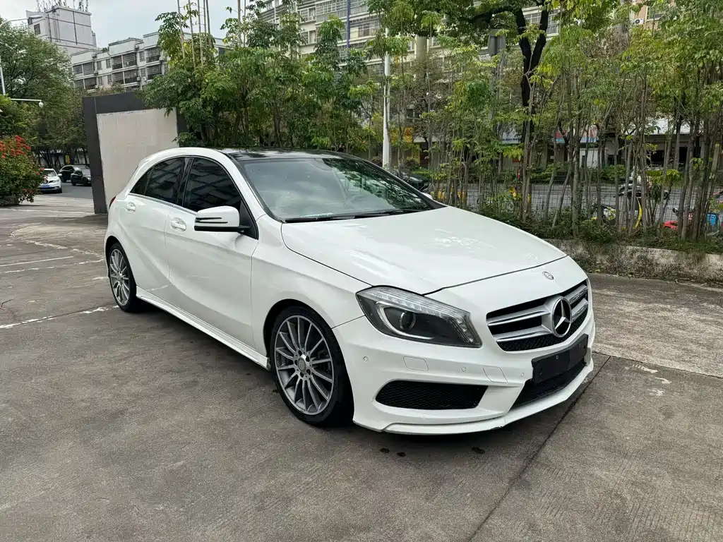 Mercedes-Benz A-Class 2015 — фото 3