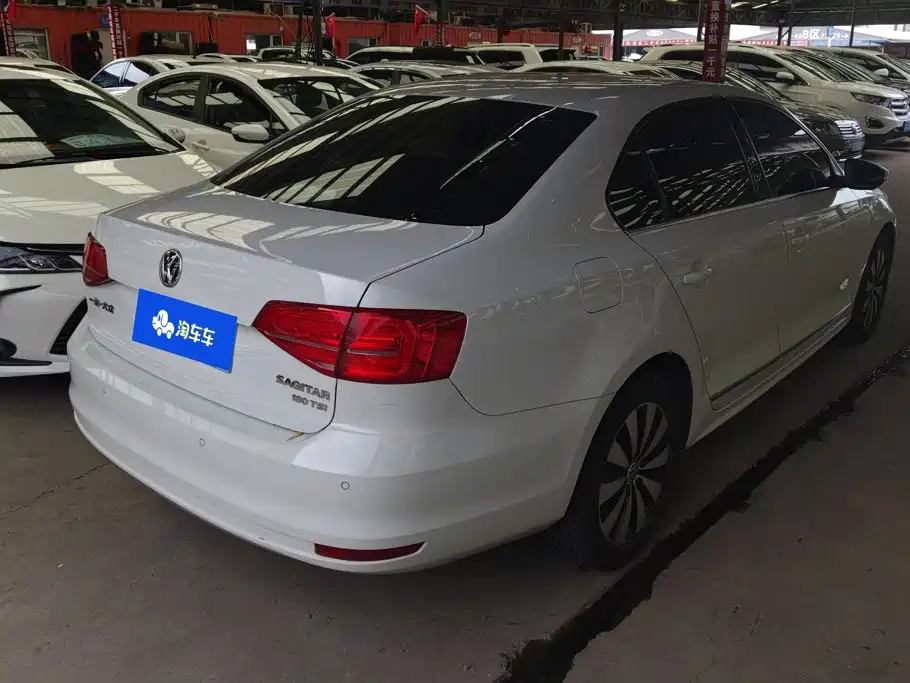 Volkswagen Sagitar 2017
