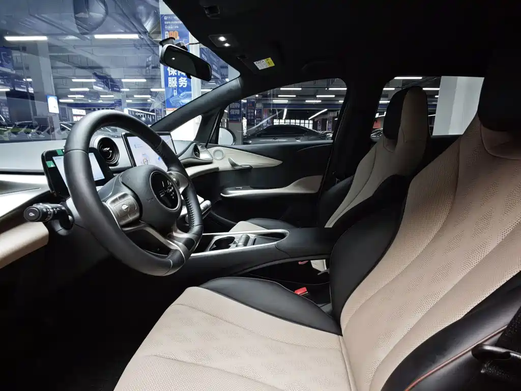 BYD Dolphin 2025
