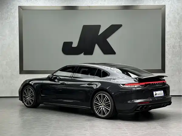 Porsche Panamera 2022