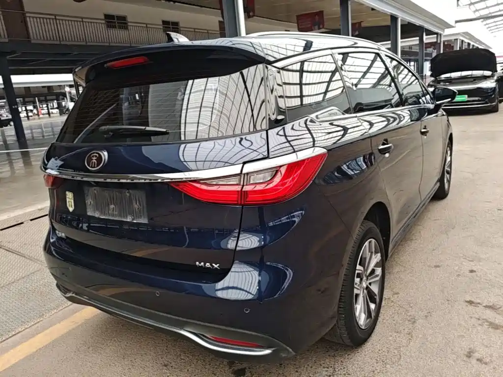 BYD MAX 2020