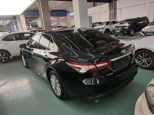 Toyota Camry 2021