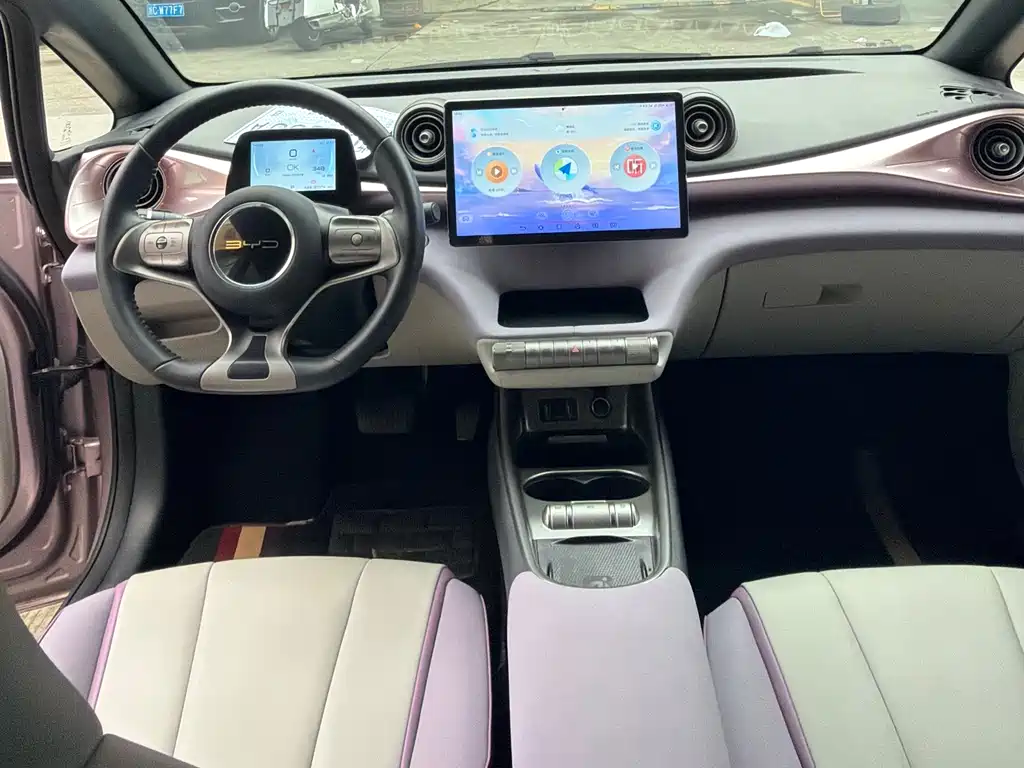 BYD Dolphin 2022 — фото 10