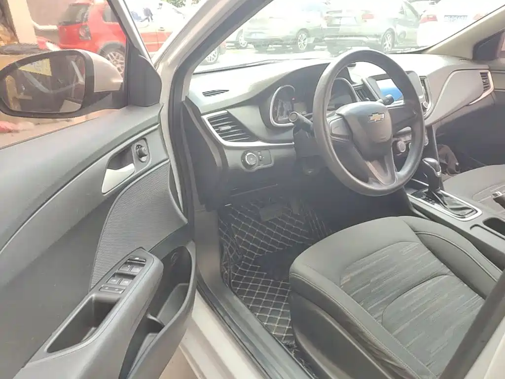 Chevrolet Cavalier 2019 — фото 16