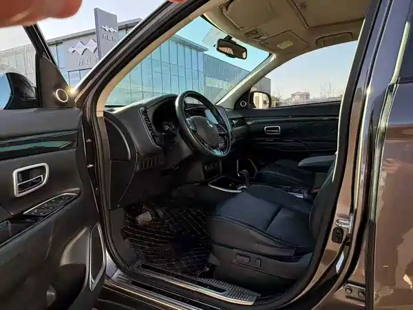 Mitsubishi Outlander 2019