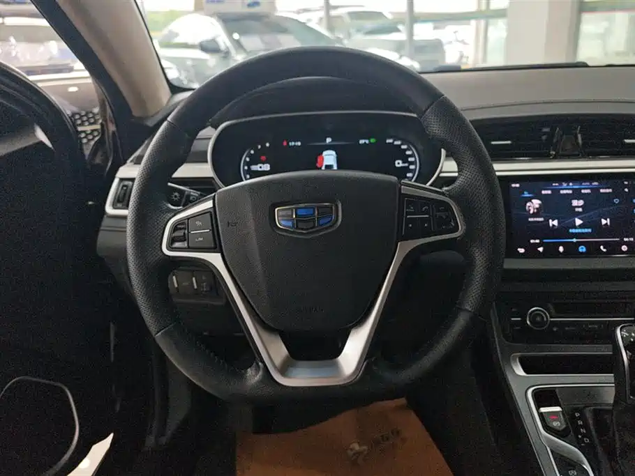 Geely Emgrand 2018 — фото 15
