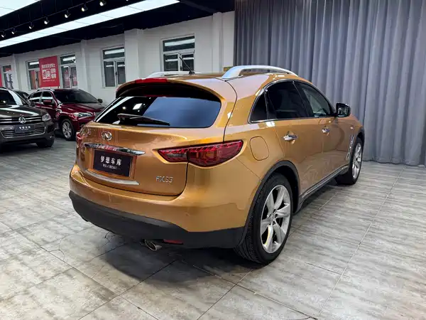 Infiniti FX 2011