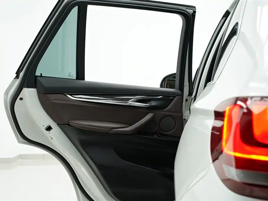 BMW X5 2016 — фото 18