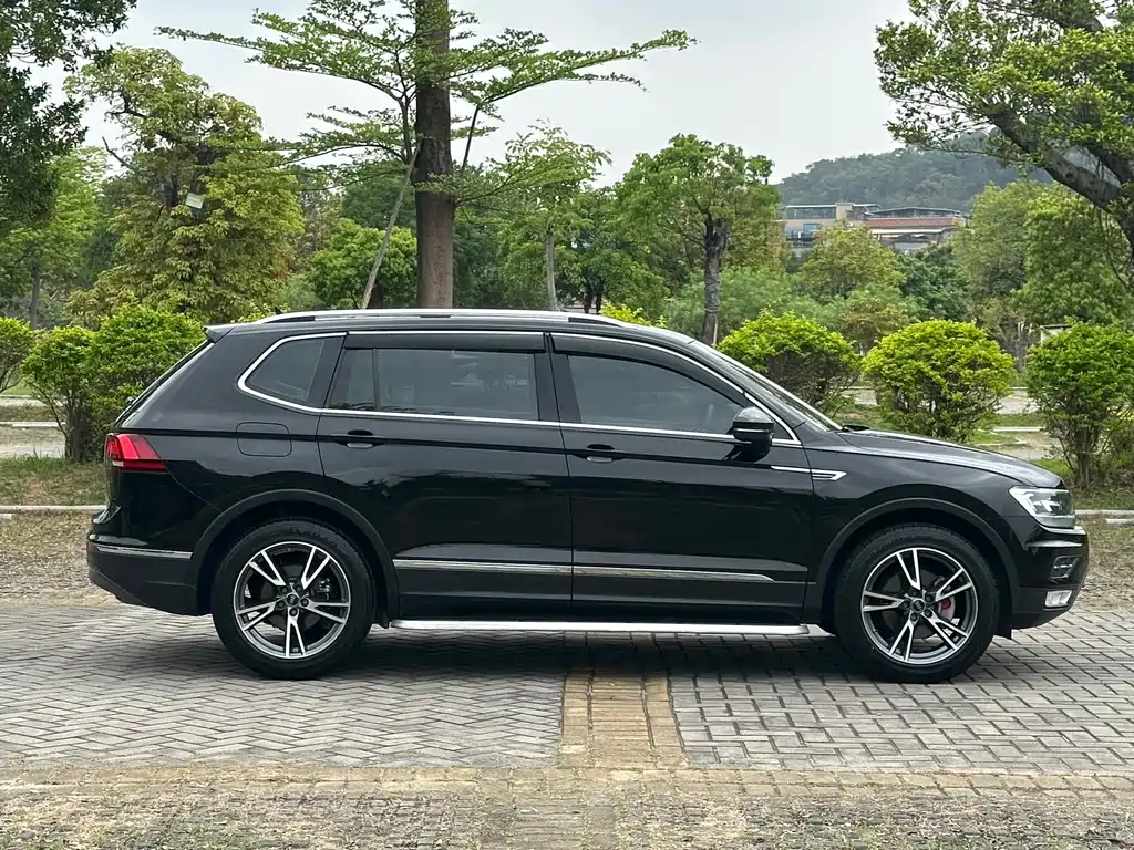 Volkswagen Tiguan L 2018 — фото 8