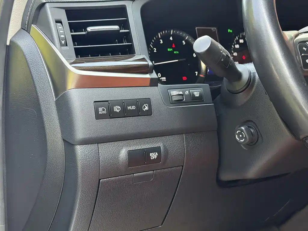Lexus LX 2019 — фото 19