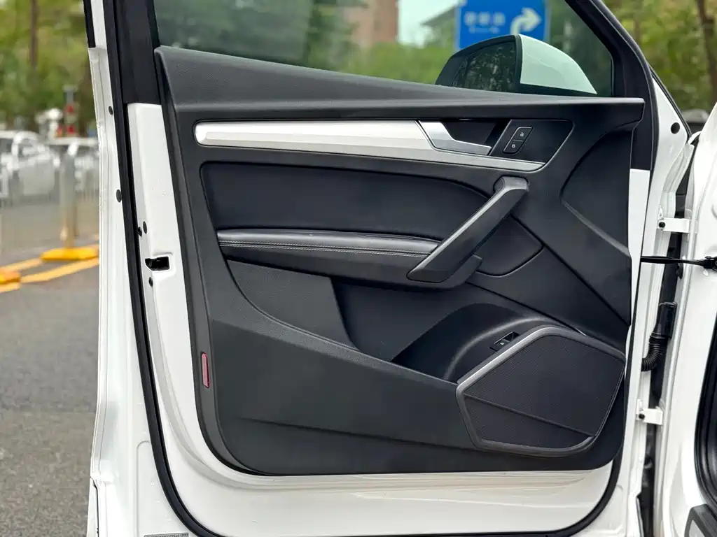 Audi Q5L 2021 — фото 14