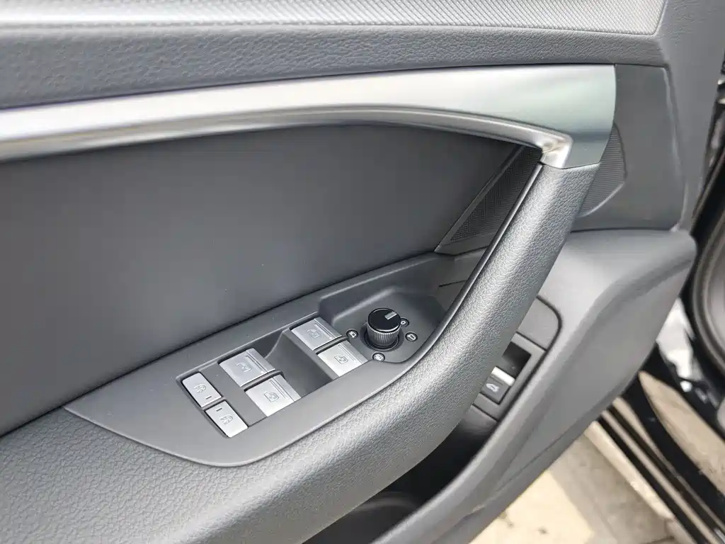 Audi A6L 2023 — фото 20