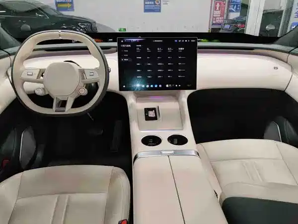 Xiaomi YU7 2025