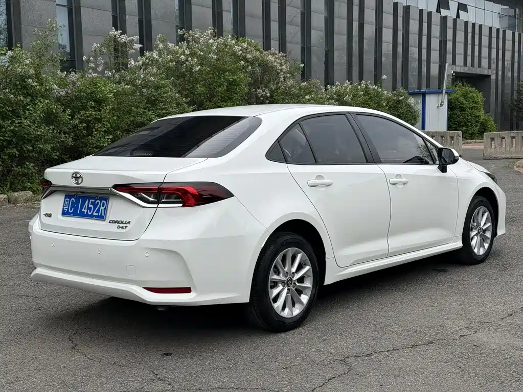 Toyota Corolla 2023 — фото 17