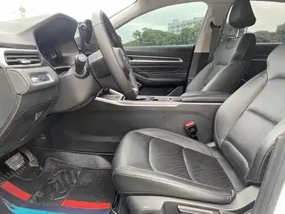 Geely Emgrand 2023