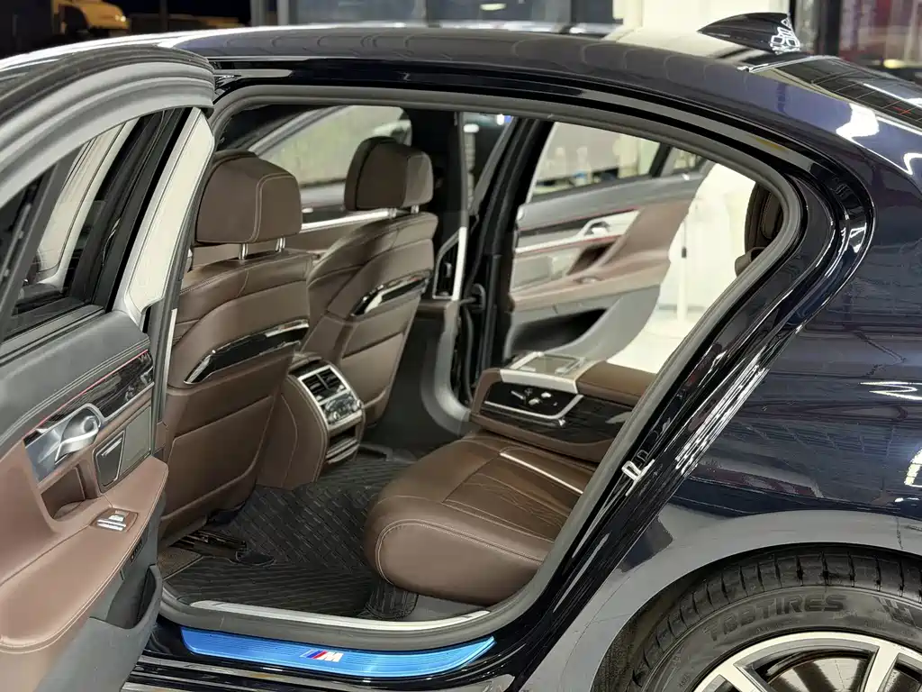 BMW 7 Series 2022 — фото 10