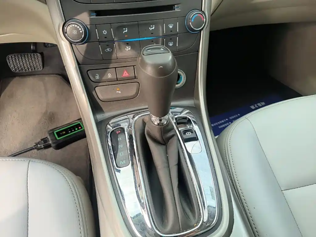 Chevrolet Malibu 2014 — фото 14